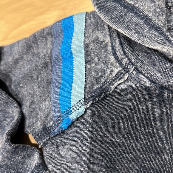 Vintage Havana 2T Sweatshirt. Super soft. - Picture 4 of 5